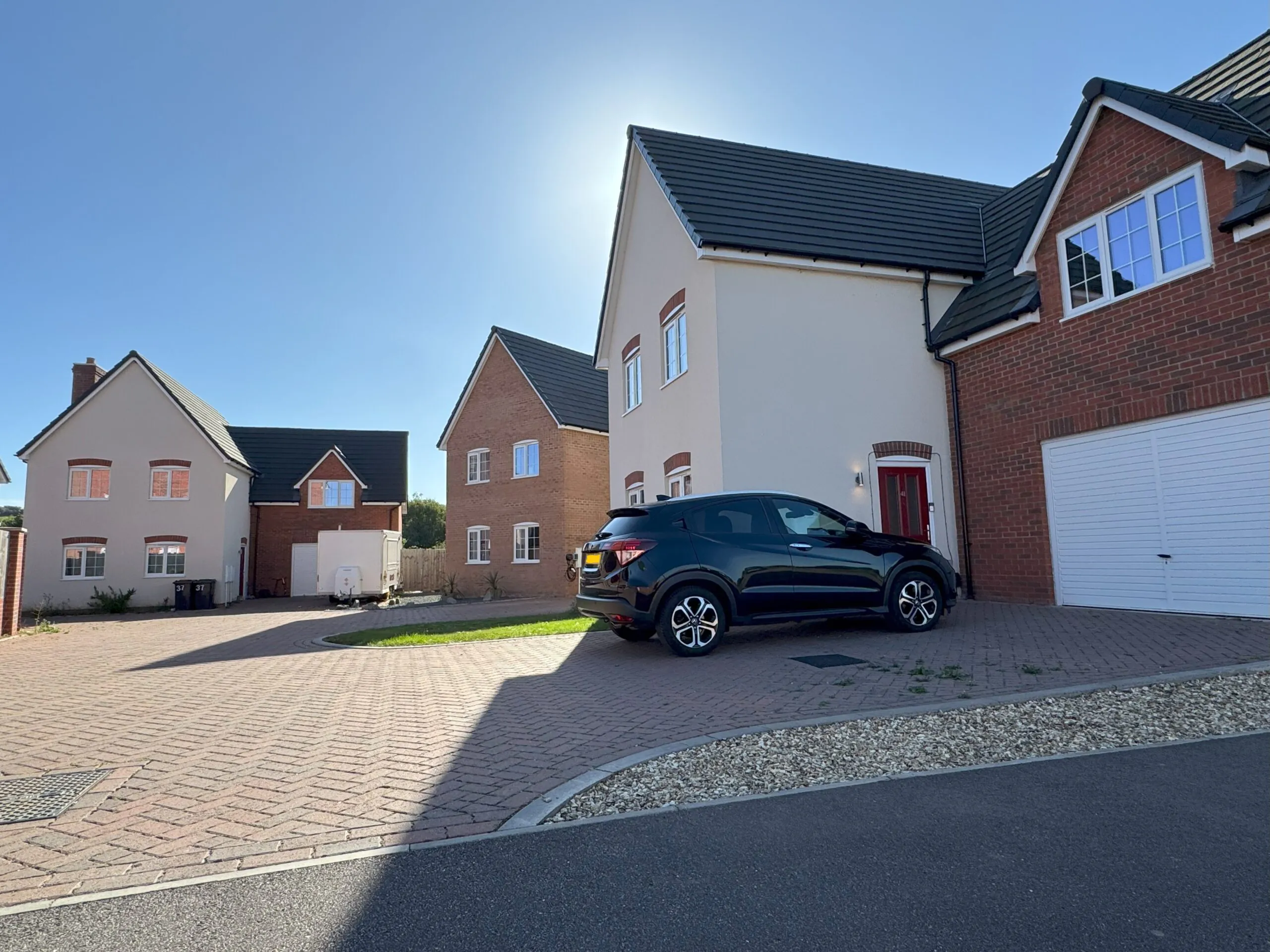 Contemporary homes with driveways – Orford Avenue, Lincolnshire. How renting works with Lafford Homes