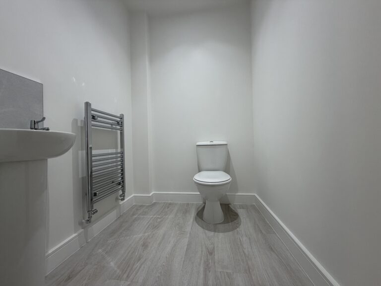 Ground floor WC with chrome towel rail in The Bardney, Plot 45 at Beacon Hollow.